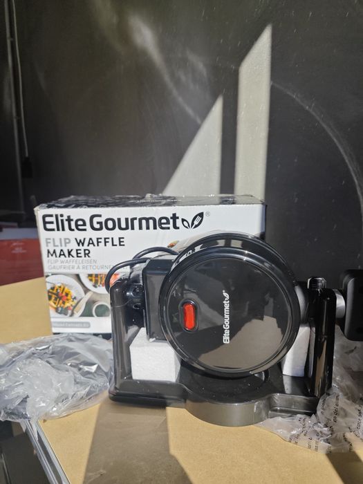 Въртящ се белгийски гофретник Elite Gourmet 1000W – ЧИСТО НОВ! В кутия