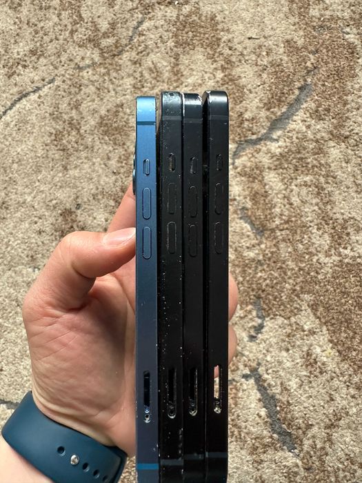 Lot 4 carcase iPhone 13 cu flex-uri butoane si wireless