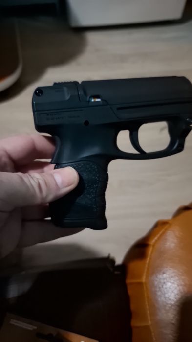 Vând pistol cu sprei