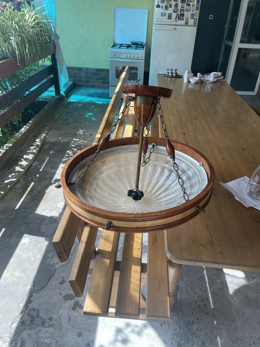 Продам люстру