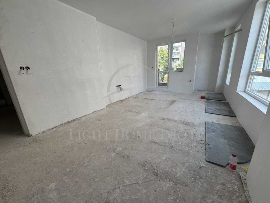 Продава се Тристаен апартамент в Пловдив, Кючук Париж - 97 кв.м за 714 €/кв.м - Снимка #3