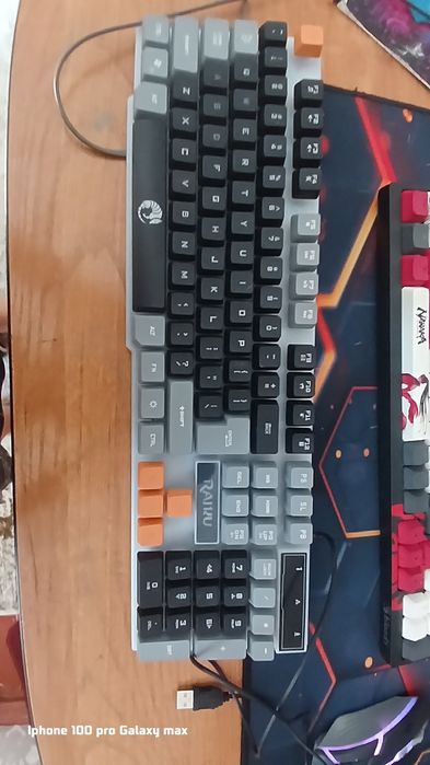 Продаю клавиатуру игровую нужны срочно деньги остальное в описании