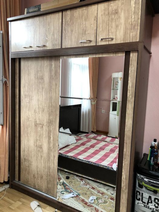 Купе шкаф сотилади.