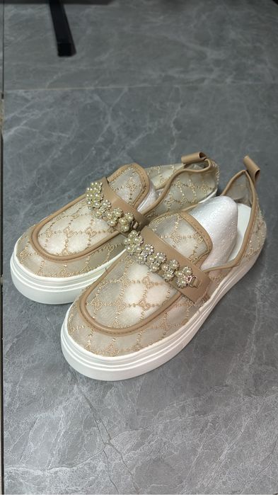 Продаю обувь