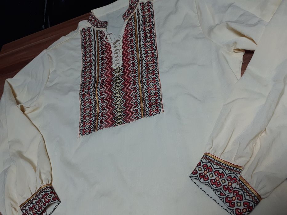 Риза  нашивана  мъжка  Риза с потури и..пищови