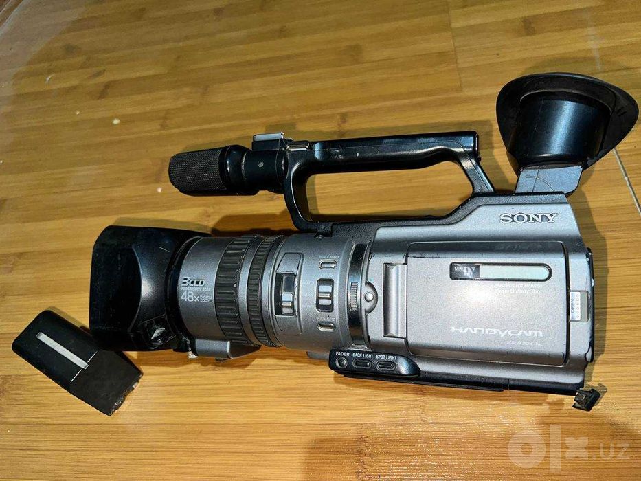 Видеокамера Sony  2100E нужна профилактика miniDV