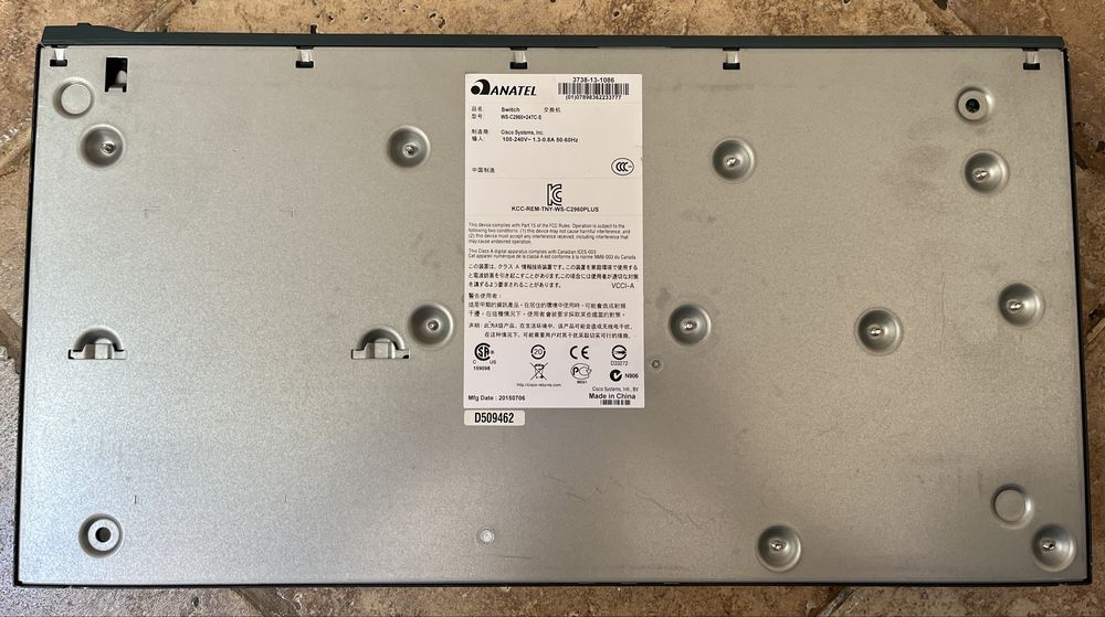 Switch Cisco Catalyst 2960 24 porturi