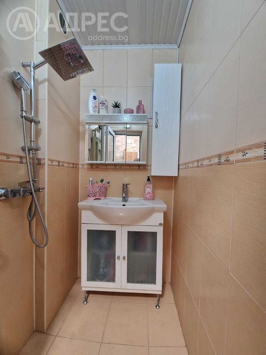 Тристаен апартамент, Възраждане, 86 кв.м., ет. 5/7, ТЕЦ, тухла, обзаведен