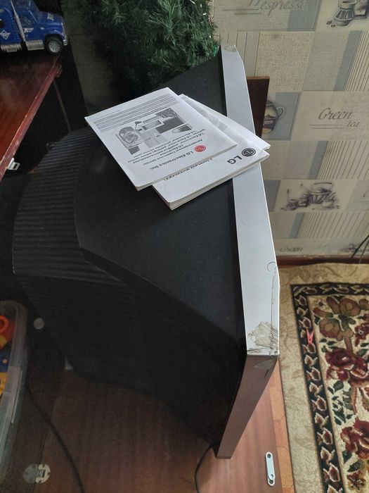 Телевизор LG RT-21FX5RG Flatron