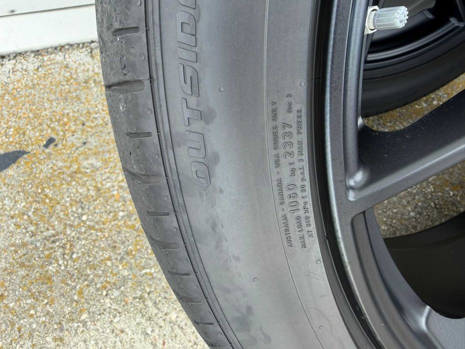 Set anvelope vara Aston Martin DBX