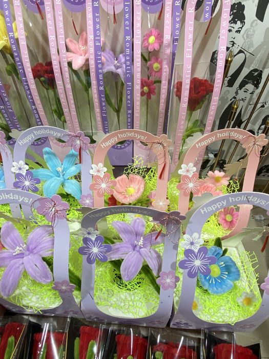 Martisor martisoare cadou flori cutii buchete 1-8 martie dragobete