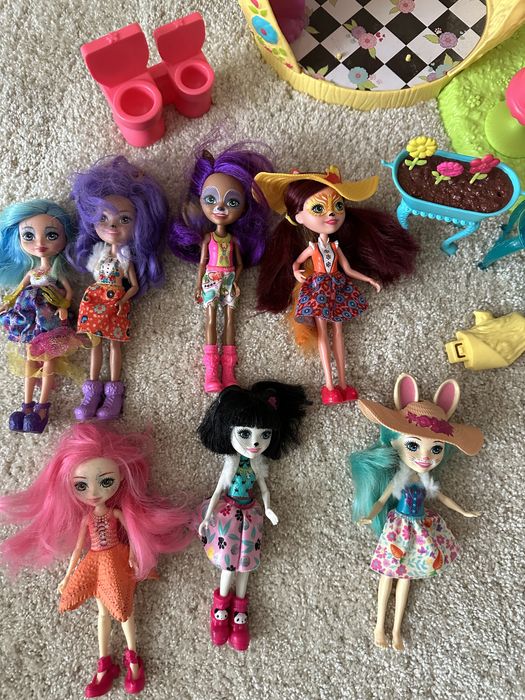 Очарователните Енчантималс и тяхната къща