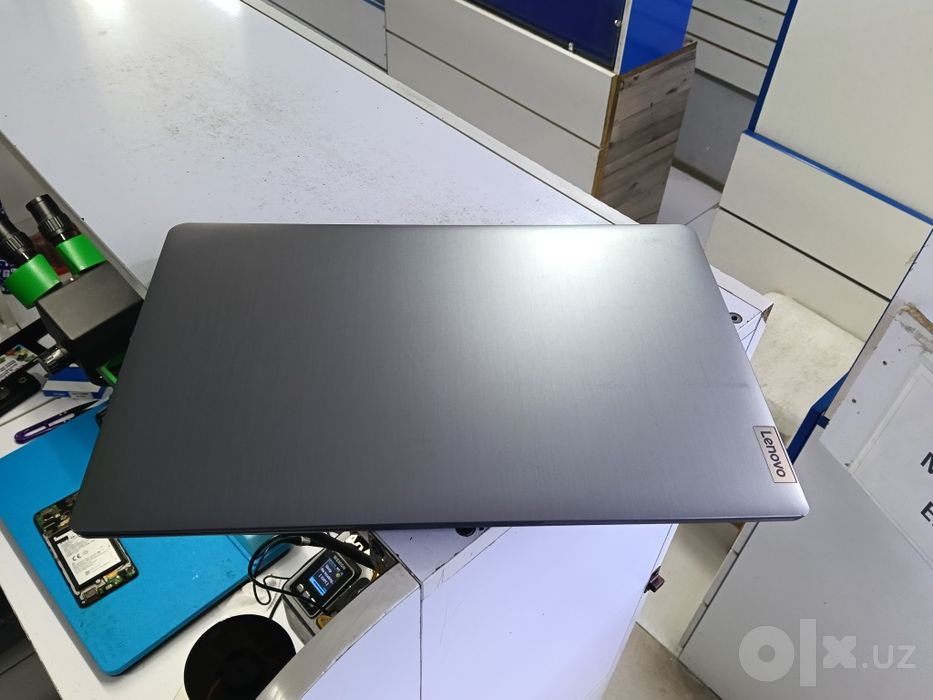 lenova noutbuk sotiladi 8ga 256gb xolati yaxshi