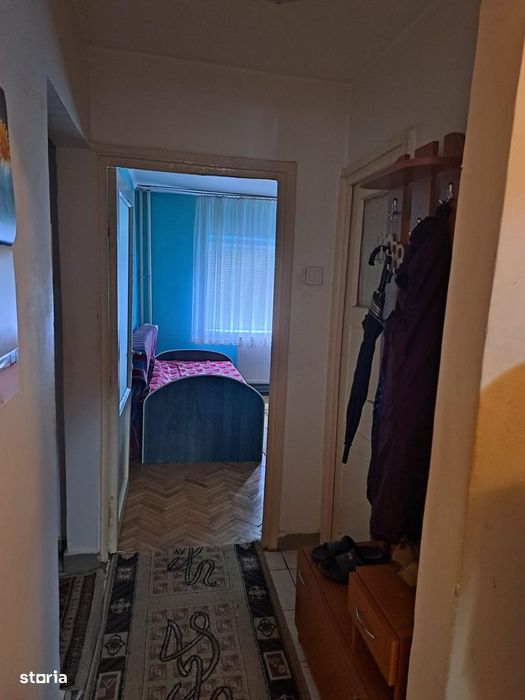 Apartament 3 camere de vanzare , Carpati 2 , parter , 83.900 euro neg.