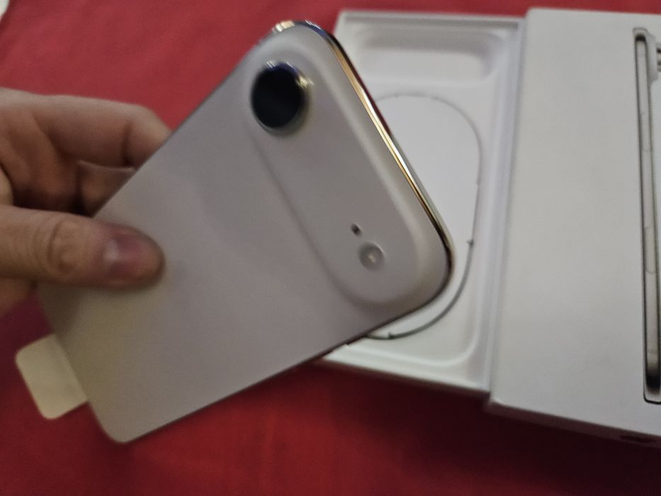 -Iphone 17Air Nou 256Gb 12Ram Neactivat Gold Bat: 100%-0 cicluri incarcare cutia completa-desigilata doar pentru poze si probe poze reale