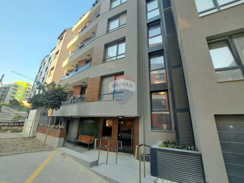 Дава се под наем Гараж / Паркомясто в Варна, Левски - 12 кв.м за 51 € - Снимка #3