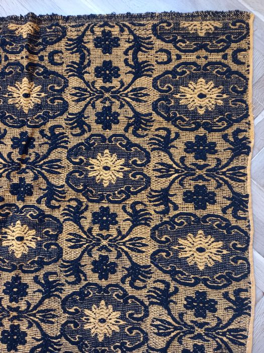 Килим от вълна и памук