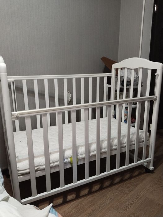 Детская кроватка