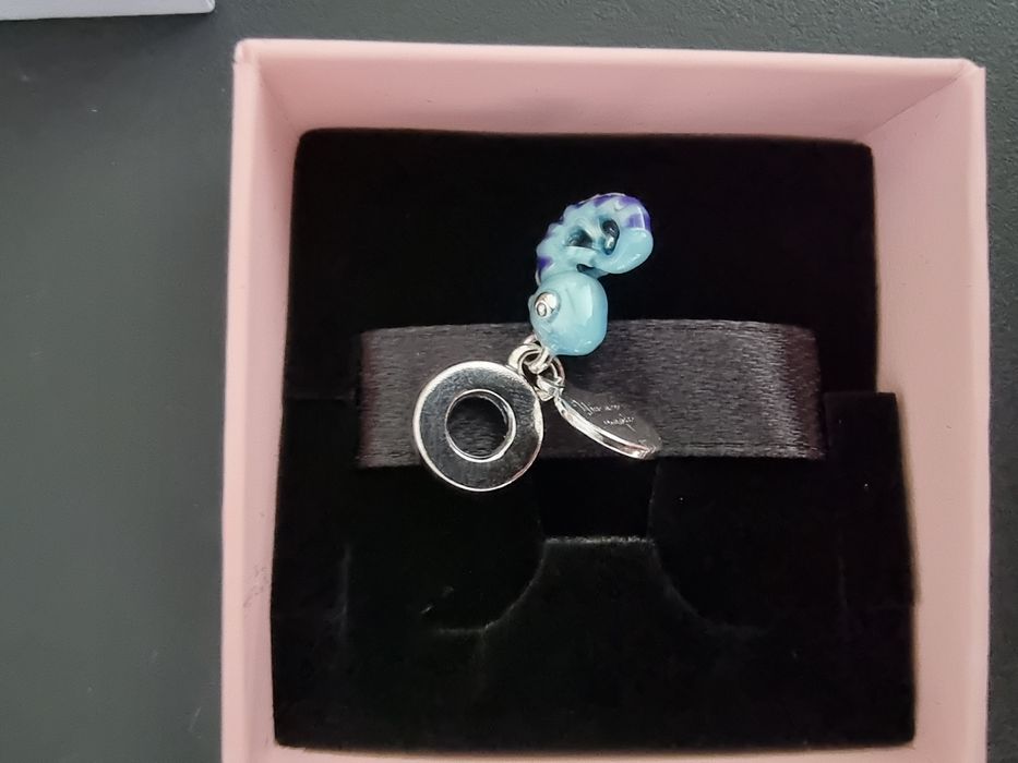 Висулки PANDORA -Нови