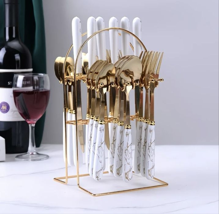 Набор ложек и вилок