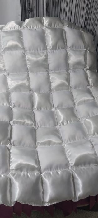 Продаётся двуспальное одеяло ручной работы!