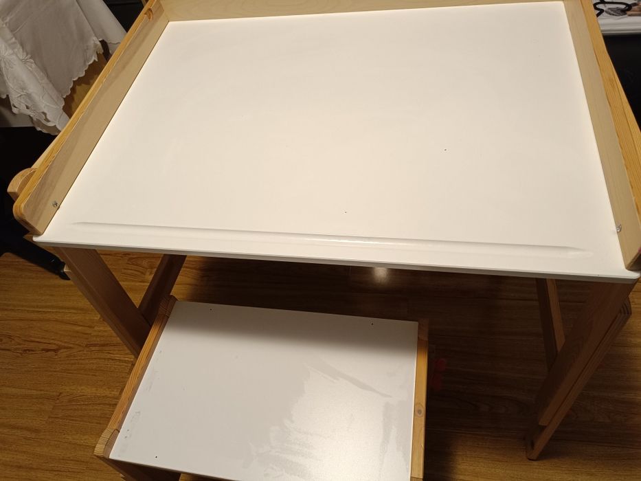 Birou și băncuță reglabile Ikea