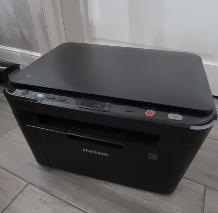 Продаём принтер Samsung. В рабочем состоянии.