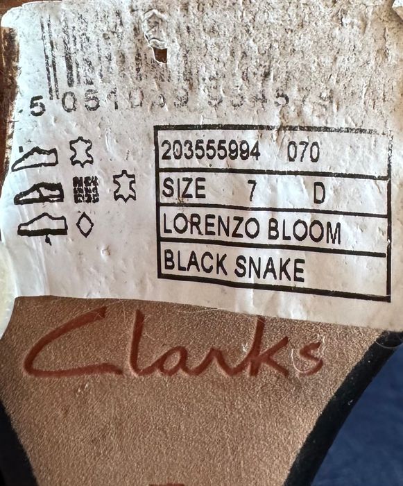 Продавам дамски боти Clarks