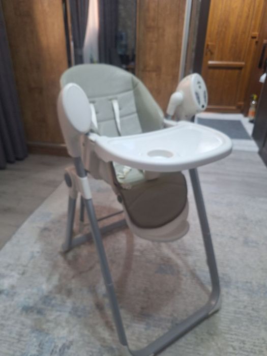 Продаются детская кровать , стул - качели и бонусом ходунки