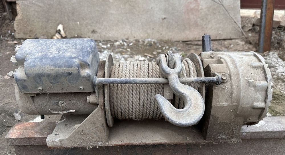 Продается Лебедка