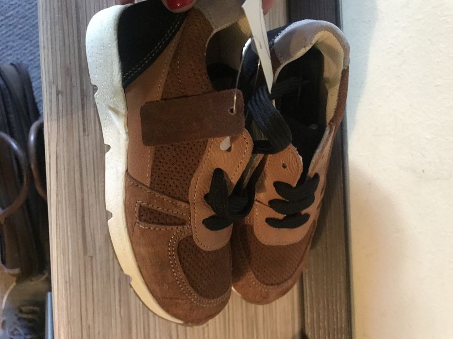 Pantofi noi, din piele, marimea 26