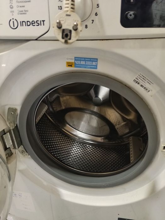 Продам стиральную машинку Indesit
