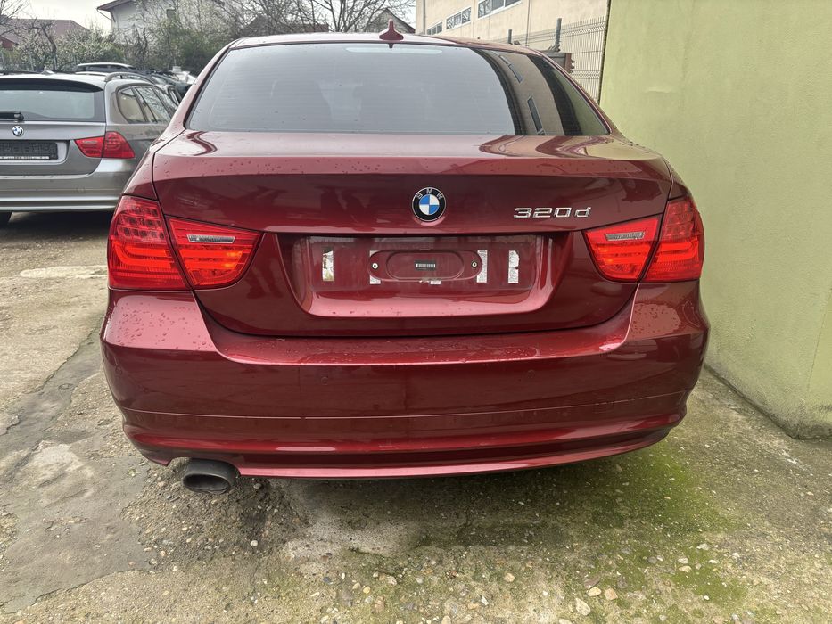 Bara spate BMW E90 LCI facelift