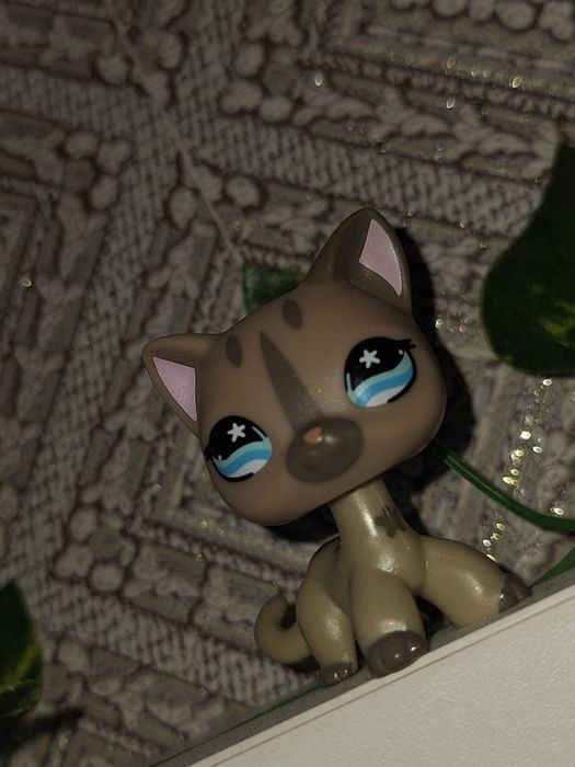 Продам LPS кошечку