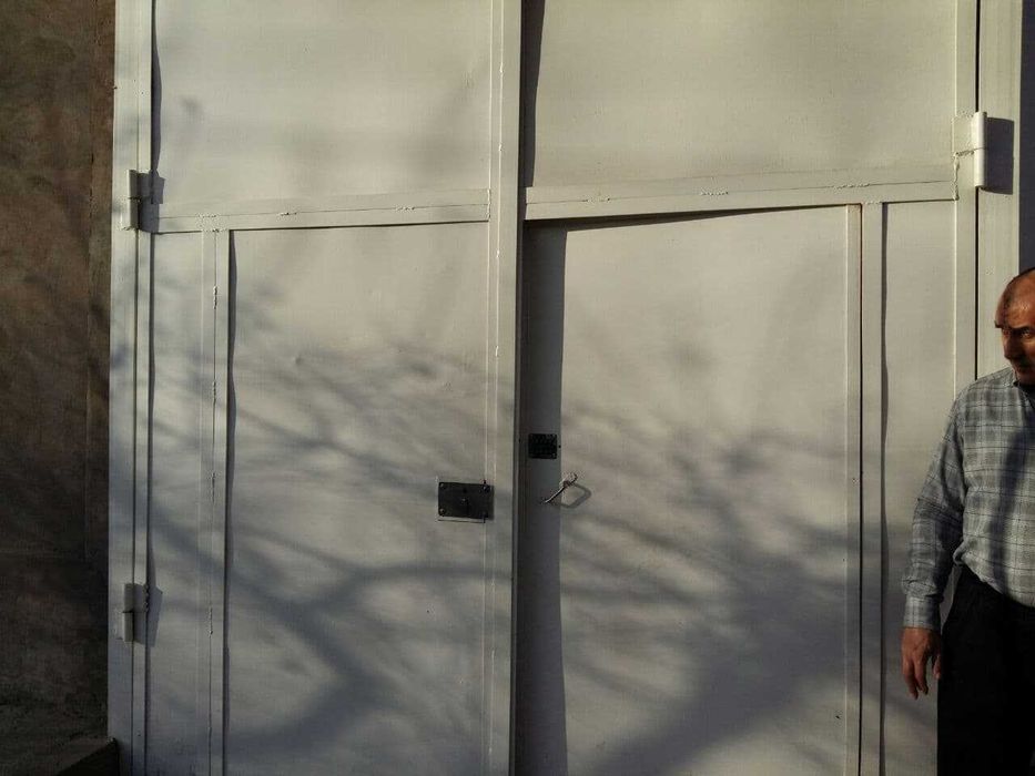 Замок кодовый  на двери и калитки.