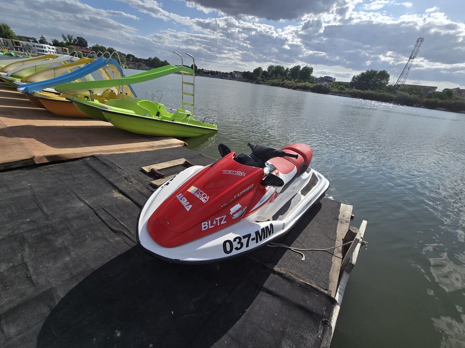 Vand/dezmembrez honda aquatrax