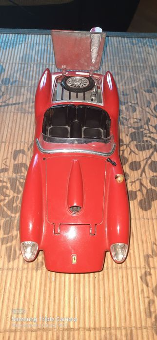 Ferrari  250 testa rossa 1957 bburago
