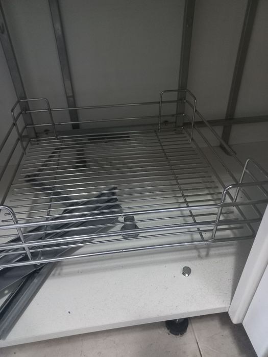 Метални механизми за кухненски шкаф