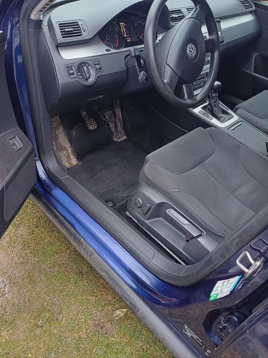 Vând Volkswagen Passat break