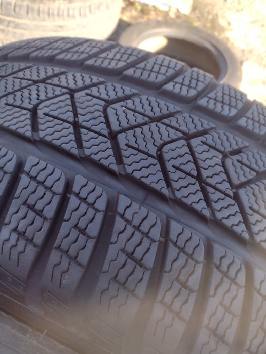 Почти нови 2бр.225/60/17 Pirelli dot3620