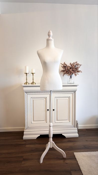 Inchiriez manechin mireasa