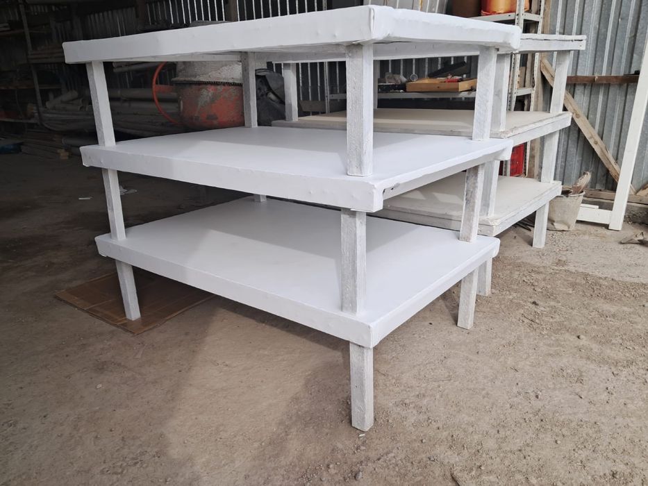 продается стол  .