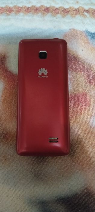 Продам срочно телефон кнопочный huawei