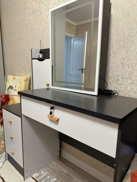 Туалетный столик