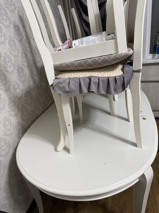 Стол со стульями продам срочно