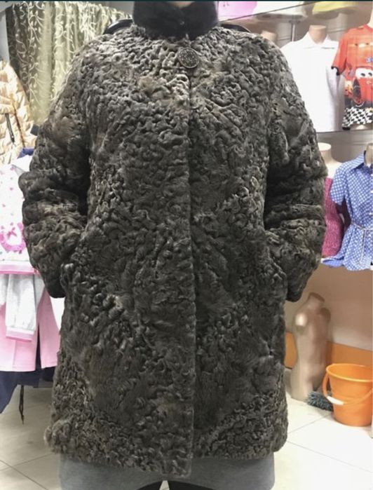 Продам каракулевую шубу