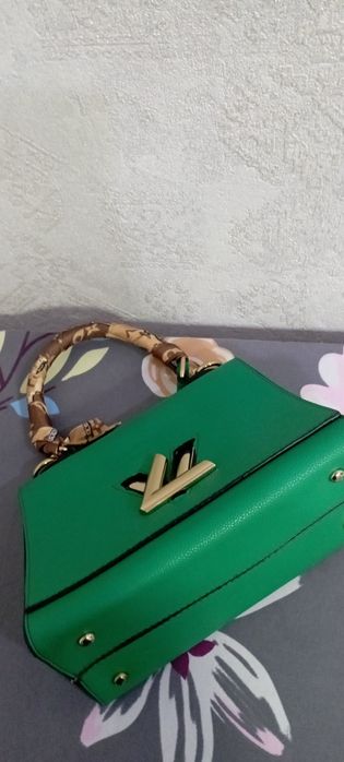Сумка турецкая LV сотилади ,холати янги