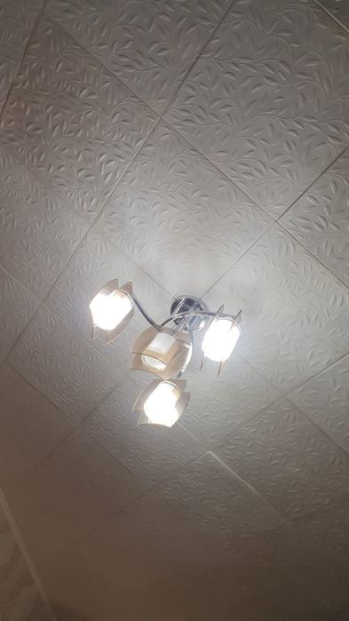 Продам люстру б/у 10.000