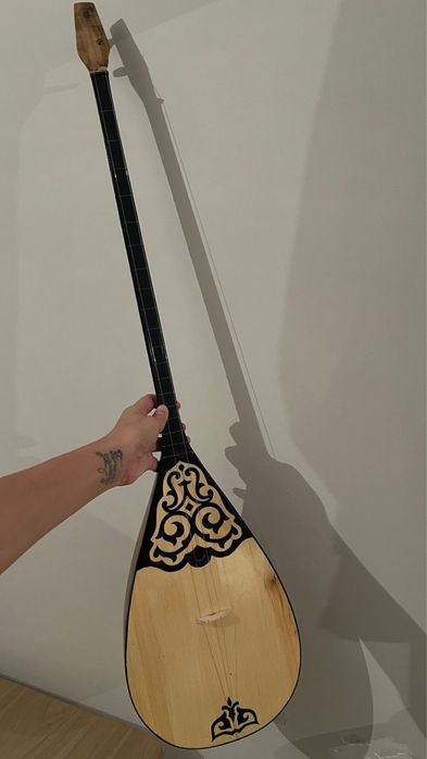 Продам домбру (новая)