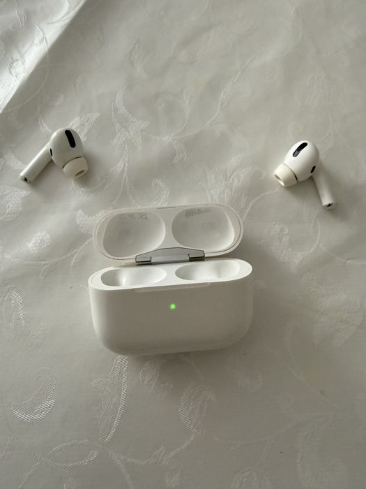 Airpods  pro оригинал